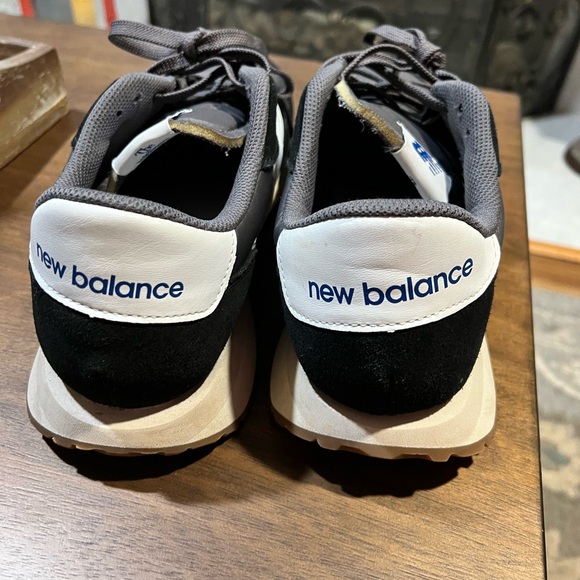 237 New Balance Men's Gray and Black Sneakers - Picture 5 of 7